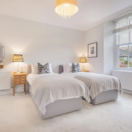 The Retreat - Luxury Home,