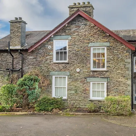 The Retreat - Luxury Home, *