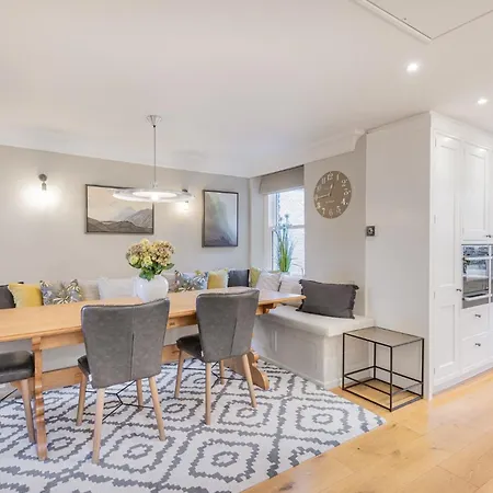 The Retreat - Luxury Home, Casa vacanze *