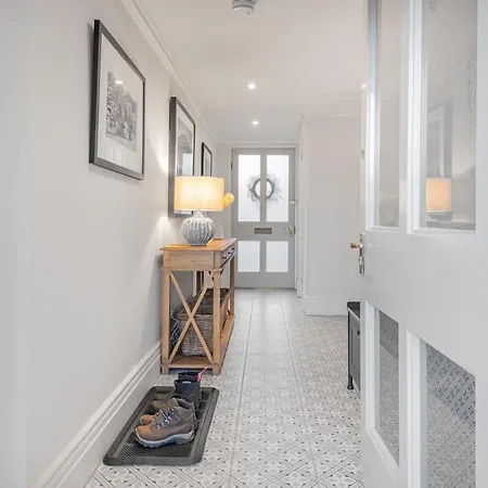 The Retreat - Luxury Home,