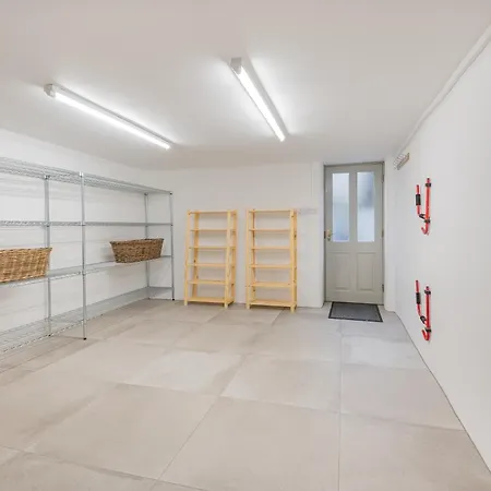 The Retreat - Luxury Home,