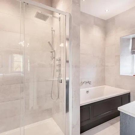 The Retreat - Luxury Home,