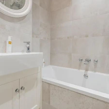 Ferienhaus The Retreat - Luxury Home,